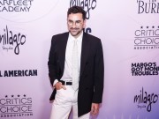 Atores de “Stranger Things”, “Hacks” e “Big Mistakes” pedem mais histórias LGBT+