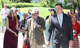 25 Abril: Montenegro diz que foi “escolha muitíssimo feliz” celebrar com cultura e homenagem a Ruy de Carvalho