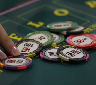 Transações suspeitas nos casinos de Macau caem 14,9% na primeira metade do ano