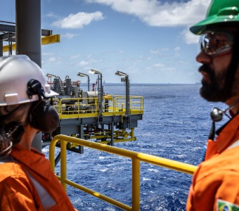 Brasil bate recorde de extração de petróleo e gás natural em março
