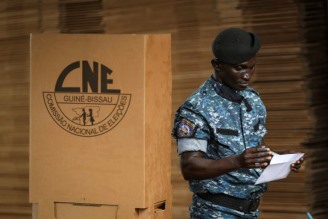 Marcação de novas eleições na Guiné-Bissau e Constituição revista dois meses depois do golpe