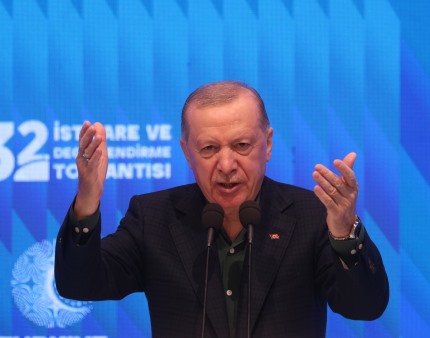 Presidente da Turquia congratula-se com desarmamento do PKK