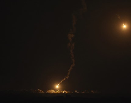 Ministro da Defesa de Israel diz que "Gaza está em chamas"