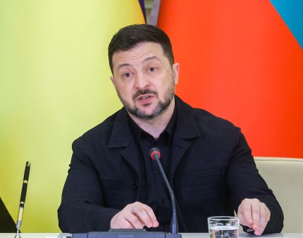 Zelensky diz ter convidado emissários dos EUA para retomar negociações com Moscovo